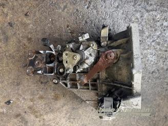 Peugeot 108 108, Hatchback, 2014 1.0 12V VVT-i picture 28