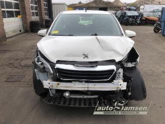 Peugeot 108 108, Hatchback, 2014 1.0 12V VVT-i picture 2