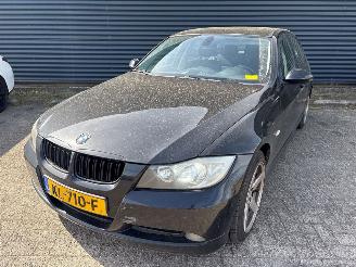 skadebil auto BMW 3-serie 3 serie (E90) Sedan 2005 / 2011 - 318i 16V Sedan 4Dr Benzine 1.995cc 95kW (129pk) RWD 2005-09/2007-08 (PF71; PF72; VA51; VA52; VG51; VG52) N46B20B 2006/4