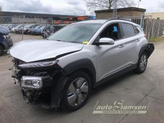 Coche siniestrado Hyundai Kona Kona (OS), SUV, 2017 / 2023 64 kWh 2020/12
