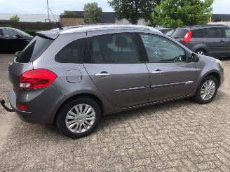 Renault Clio  picture 2