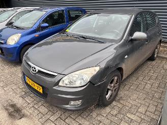 Hyundai I-30  picture 5