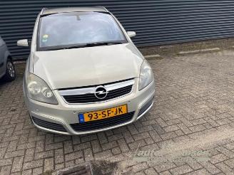 Opel Zafira Zafira (M75), MPV, 2005 / 2015 2.2 16V Direct Ecotec picture 2