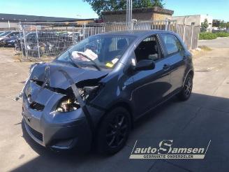 Vrakbiler auto Toyota Yaris Yaris II (P9), Hatchback, 2005 / 2014 1.33 16V Dual VVT-I 2009/5