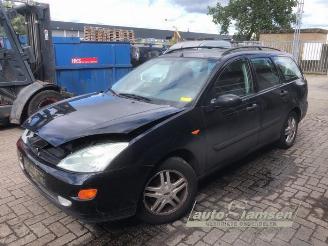 Vrakbiler auto Ford Focus Focus 1 Wagon, Combi, 1998 / 2004 1.6 16V 2001/4