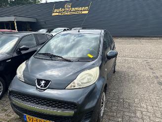 Coche accidentado Peugeot 107  2011/8