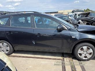 Hyundai I-30 i30 Crosswagon (WWH), Combi, 2007 / 2012 1.4 CVVT 16V picture 2