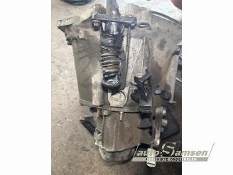 Peugeot 2008 2008 (CU), MPV, 2013 / 2019 1.2 12V e-THP PureTech 110 picture 19