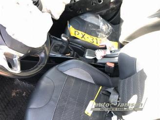 Peugeot 2008 2008 (CU), MPV, 2013 / 2019 1.2 12V e-THP PureTech 110 picture 8