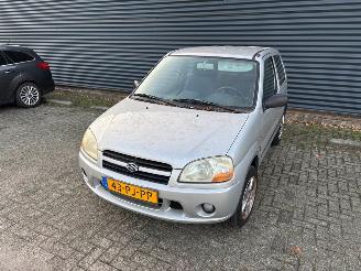 Vaurioauto  passenger cars Suzuki Ignis With Airco - Ignis (FH) - Hatchback 2000 / 20051.3 16V Hatchback  Benzine 1.328cc 61kW (83pk) FWD 2001-06/2003-02 (FHV51; FHX51) M13A 2004/7