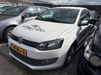 Vaurioauto  passenger cars Volkswagen Polo Engine defect - Polo V (6R) Hatchback 2009 / 2017 - 1.2 TDI 12V BlueMotion Hatchback  Diesel 1.199cc 55kW (75pk) FWD 2009-10/2014-05  CFWA 2010/1