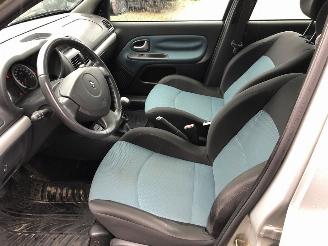 Renault Clio  picture 8