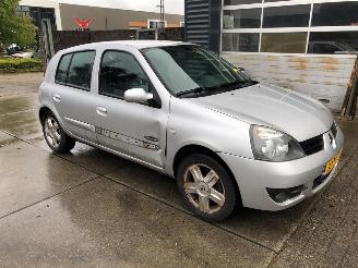 Renault Clio  picture 3