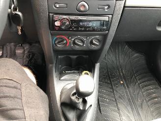 Renault Clio  picture 9