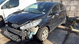 Voiture accidenté Ford Fiesta Fiesta 6 (JA8) Hatchback 2015 - 1.5 TDCi Hatchback  Diesel 1.499cc 70kW (95pk) FWD 2015-05/2017-04  XVJB; XVJC 2015/1