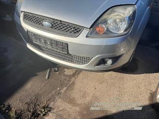Vrakbiler auto Ford Fiesta  2005/6