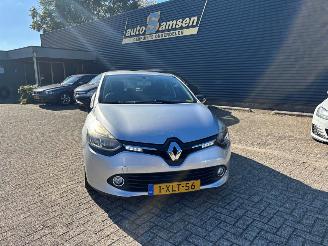 skadebil auto Renault Clio  2014/2