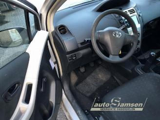Toyota Yaris Yaris II (P9), Hatchback, 2005 / 2014 1.0 12V VVT-i picture 4