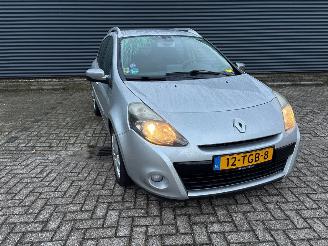 krockskadad bil auto Renault Clio  2012/1