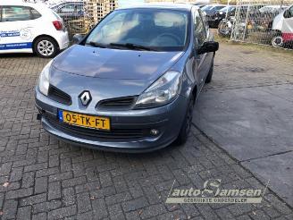 Dezmembrări autoturisme Renault Clio Clio III (BR/CR), Hatchback, 2005 / 2014 1.4 16V 2006/10