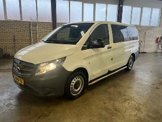 Vaurioauto  passenger cars Mercedes Vito TOURER 116 CDI 120KW LANG PKW BRIEF 8 PERS.  KLIMA  AUT. 2020/11