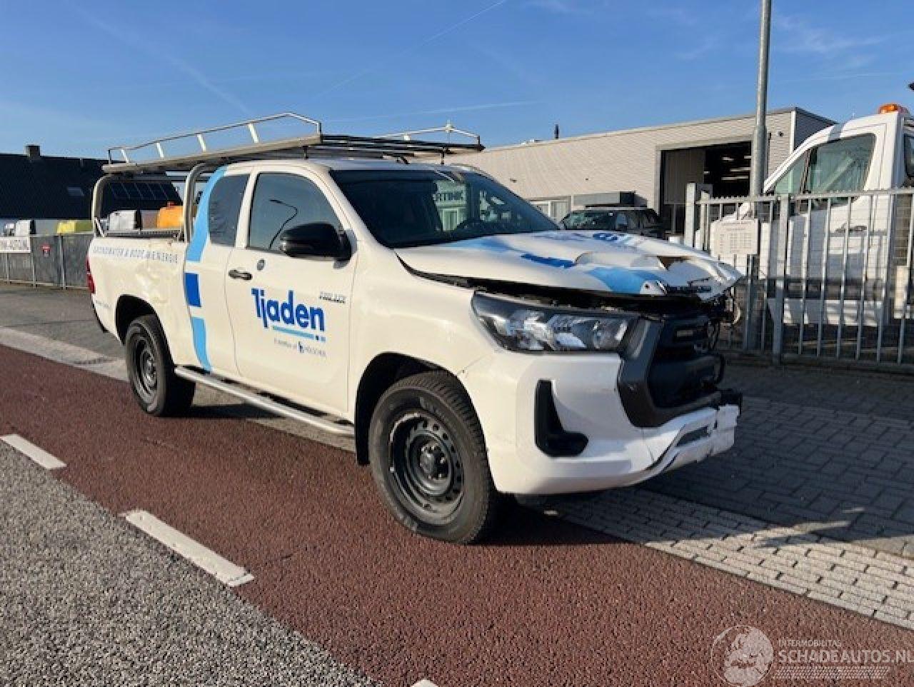 Toyota Hilux 2.4 D-4D 110KW EXTRA CAB. AIRCO KLIMA 4WD