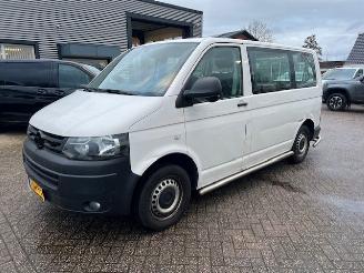 Avarii autoturisme Volkswagen Transporter 2.0 TDI 103KW AUTOM.  BRIEF 9 PERS. PKW  AIRCO KLIMA 2015/12