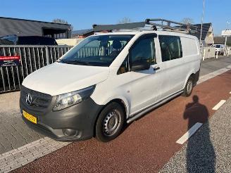 krockskadad bil bedrijf Mercedes Vito 114 CDI 100KW EXTRA LANG DC 5P AUTOM. KLIMA EURO6 2017/4