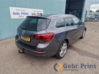 Coche siniestrado Opel Astra Astra J Sports Tourer (PD8/PE8/PF8), Combi, 2010 / 2015 1.4 Turbo 16V 2011/4