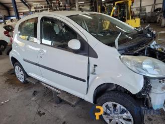 Peugeot 107 107, Hatchback, 2005 / 2014 1.0 12V picture 5