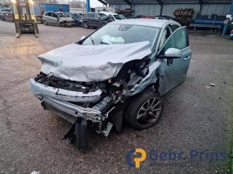 Volvo V-40 V40 (MV), Hatchback 5-drs, 2012 / 2019 2.0 D4 16V picture 3