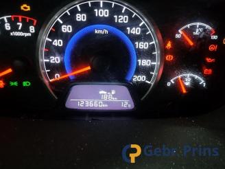 Coche siniestrado Hyundai I-10 i10 (B5), Hatchback, 2013 / 2019 1.0 12V 2016/6