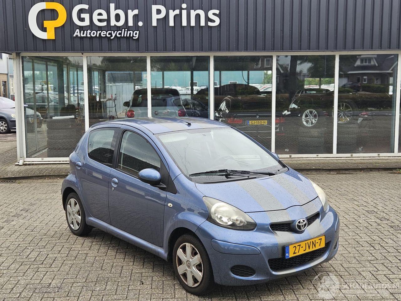 Toyota Aygo 1.0 12V VVT-i Hatchback  Benzine 998cc 50kW (68pk) FWD