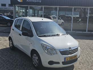 Unfallwagen Opel Agila 1.0 12V MPV  Benzine 996cc 48kW (65pk) FWD 2011/2