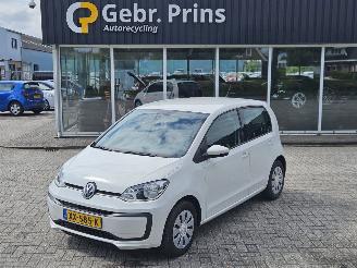skadebil auto Volkswagen Up! 1.0 12V 60 Hatchback  Benzine 999cc 44kW (60pk) FWD 2019/4