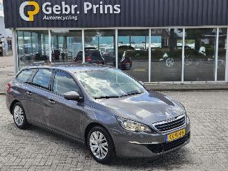 krockskadad bil auto Peugeot 308 1.2 12V e-THP PureTech 110 Combi/o 4Dr Benzine 1.199cc 81kW (110pk) FWD 2016/12