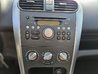 Opel Agila 1.2 16V MPV  Benzine 1.242cc 63kW (86pk) FWD picture 12