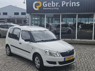 damaged passenger cars Skoda Roomster 1.2i 12V MPV  Benzine 1.198cc 51kW (69pk) FWD 2012/12