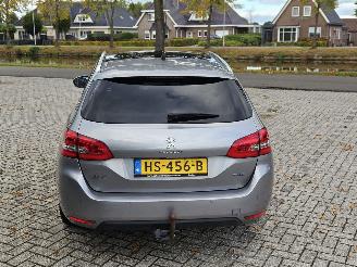Peugeot 308 1.6 BlueHDi 120 Combi/o 4Dr Diesel 1.560cc 88kW (120pk) FWD picture 4