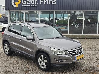 Vaurioauto  passenger cars Volkswagen Tiguan 1.4 TSI 16V 4Motion SUV  Benzine 1.390cc 110kW (150pk) 4x4 2009/4