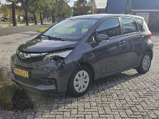 Subaru Trezia 1.33 16V Dual VVT-I MPV  Benzine 1.329cc 73kW (99pk) FWD picture 7