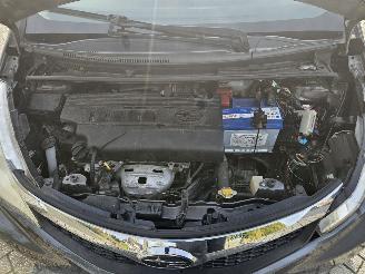 Subaru Trezia 1.33 16V Dual VVT-I MPV  Benzine 1.329cc 73kW (99pk) FWD picture 9