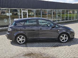 Seat Toledo 2.0 FSI 16V MPV  Benzine 1.984cc 110kW (150pk) FWD picture 2
