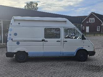 Renault  T42F 2.1 D T1000 Bestel  Diesel 2.068cc 43kW (58pk) RWD picture 2