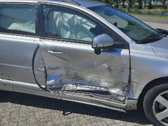 Volvo V-70 2.5 T LPG 20V Combi/o  Benzine 2.521cc 170kW (231pk) picture 4