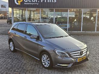 Unfallwagen Mercedes B-klasse 1.6 B-180 BlueEFFICIENCY Turbo 16V Hatchback  Benzine 1.595cc 90kW (122pk) FWD 2012/5