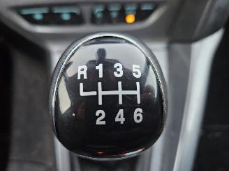 Ford Focus 1.6 TDCi ECOnetic Combi/o  Diesel 1.560cc 77kW (105pk) FWD picture 10