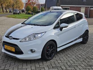 Ford Fiesta 1.6 16V Ti Hatchback pops and bangs Benzine 1.596cc 99kW (135pk) FWD picture 7