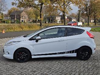 Ford Fiesta 1.6 16V Ti Hatchback pops and bangs Benzine 1.596cc 99kW (135pk) FWD picture 6
