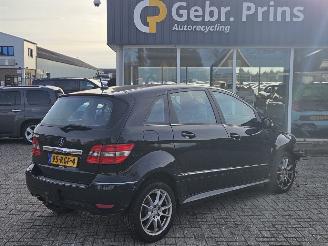 Schadeauto Mercedes B-klasse 1.5 B-160 16V Hatchback  Benzine 1.498cc 70kW (95pk) FWD 2011/5